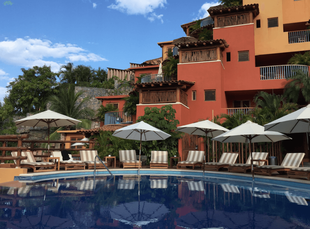 resort review club intrawest zihuatanejo,mexico